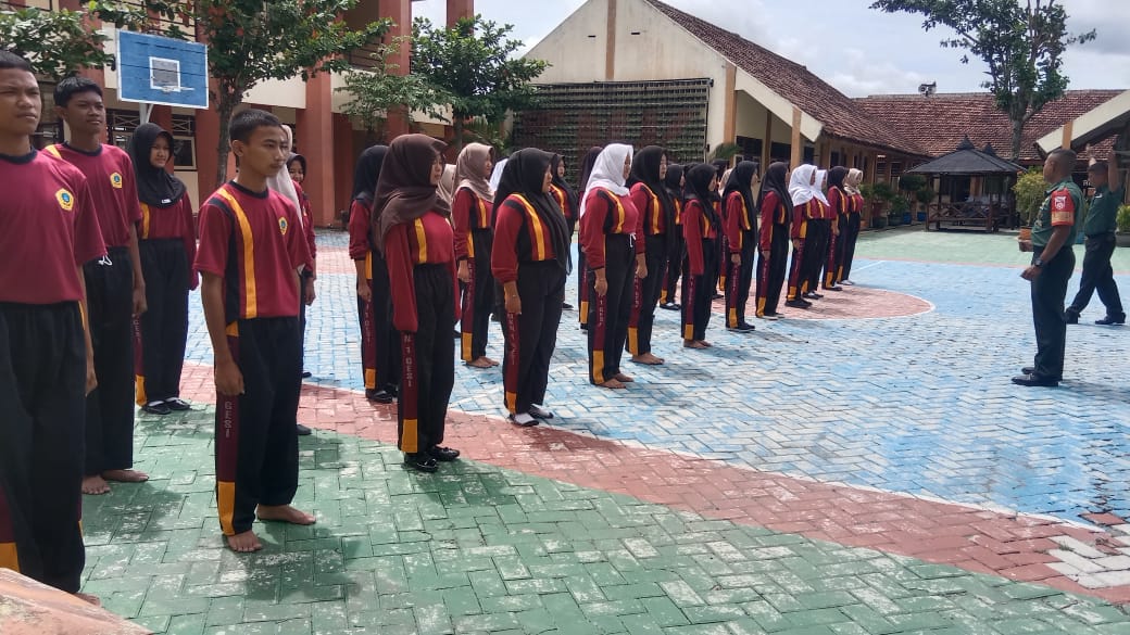 Jadi Guru Sementera, Edukasi Siswa Disiplin dan Berkarakter