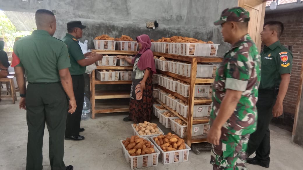 Koramil Gesi Cek dan Dampingi UMKM Pembuatan Roti di Wilayah