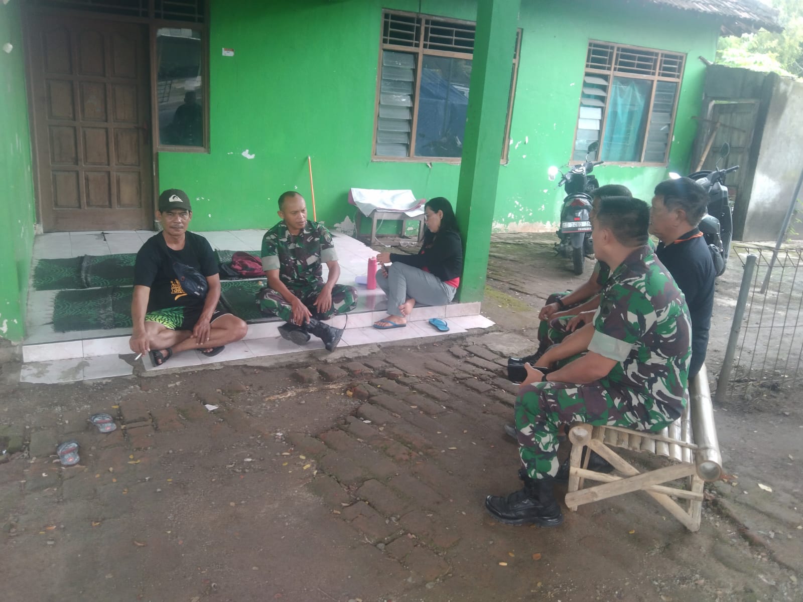 Inilah Sosok Babinsa yang Aktif Menyambung Silaturahmi dengan Warga