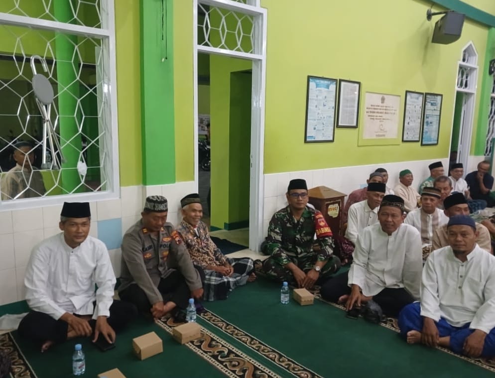 Babinsa dan Bhabinkamtibmas Silaturahmi dengan Tokoh Agama, Ajak Hindari Perpecahan
