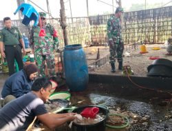 Babinsa Cegah Wabah, Cek Kemandirian Kebersihan Tempat Pemotongan Ayam Pedaging