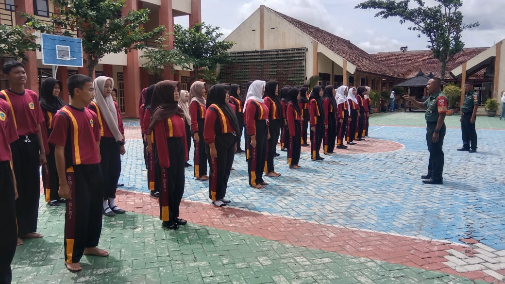 Babinsa Sosialisasi Korps Kadet RI Ke SMKN I Gesi