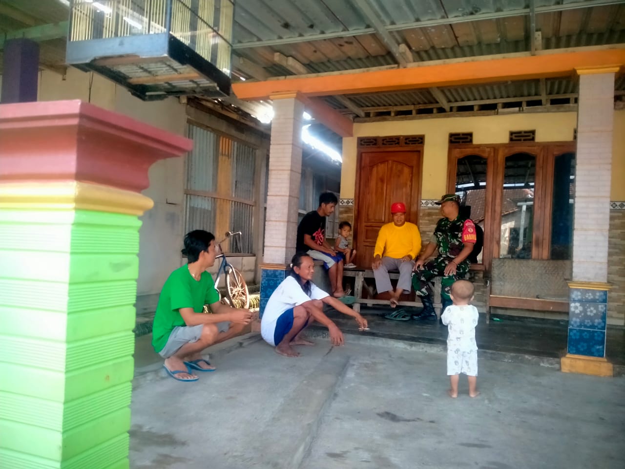 Serbuan Teritorial Melalui Komsos Dengan Tokoh Masyarakat