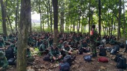 Babinsa Berikan Materi Bivak kepada Siswa SMK Sakti