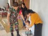 Babinsa Hadir di Posyandu, Tunjukkan Kedekatan dengan Balita dan Warga