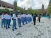 Babinsa Berikan Pelatihan Tata Upacara Sekolah