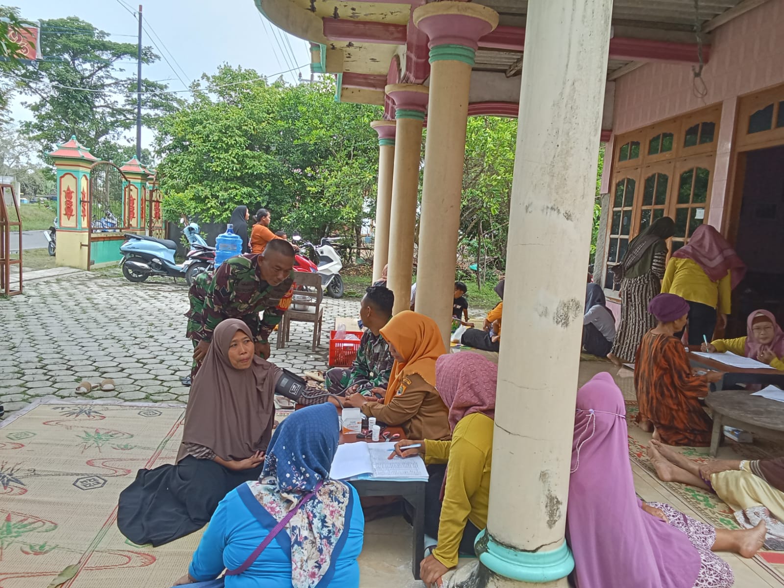 Peduli Kesehatan Warga Babinsa Warbah Dukung Posyandu Lansia