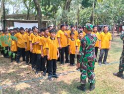 Guna Membentuk Jiwa Korsa, Babinsa Latih Siswa SD