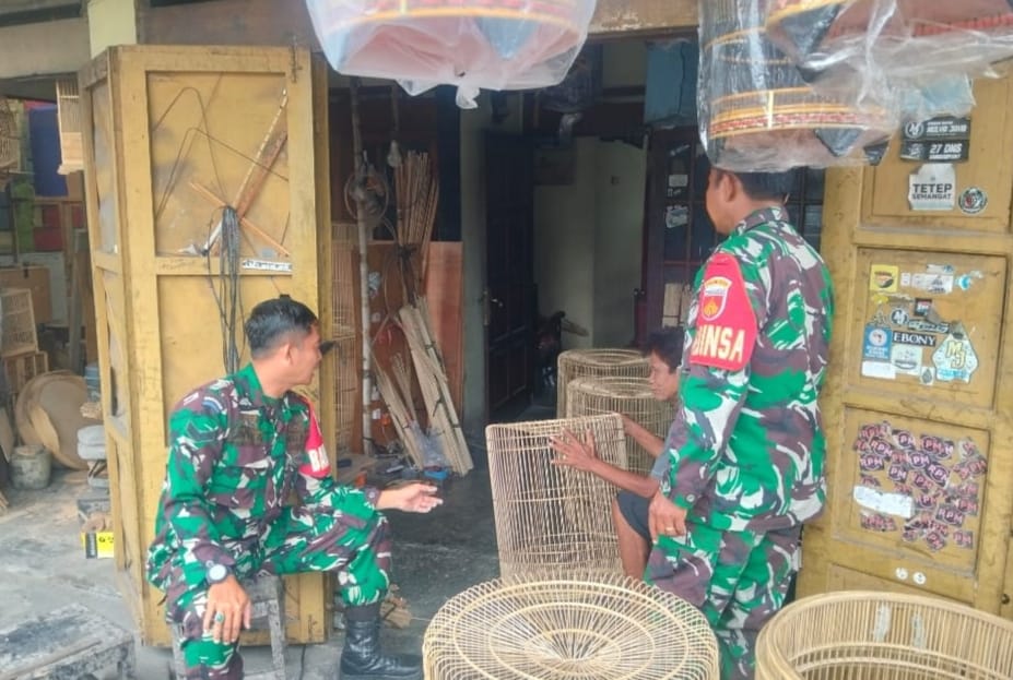 Babinsa Lakukan Pengecekan dan Pendampingan UMKM Sebagai Bentuk Dukungan