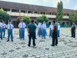 Babinsa Berikan Materi Wasbang Guna Membentuk Karakter Siswa SMK
