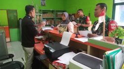 Babinsa Cari Data Berkala Anak Stunting di Kantor Desa