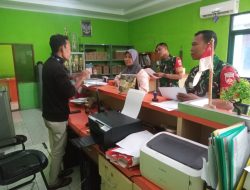 Babinsa Cari Data Berkala Anak Stunting di Kantor Desa