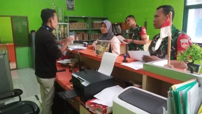 Babinsa Cari Data Berkala Anak Stunting di Kantor Desa