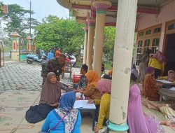 Tingkatkan Kualitas Hidup Lansia, Babinsa Dampingi Skrining Kesehatan Rutin di Posbindu