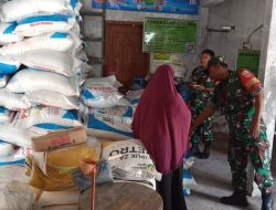 Babinsa Pastikan Penyaluran Pupuk Sesuai Kuota, Dukung Kelancaran Pertanian