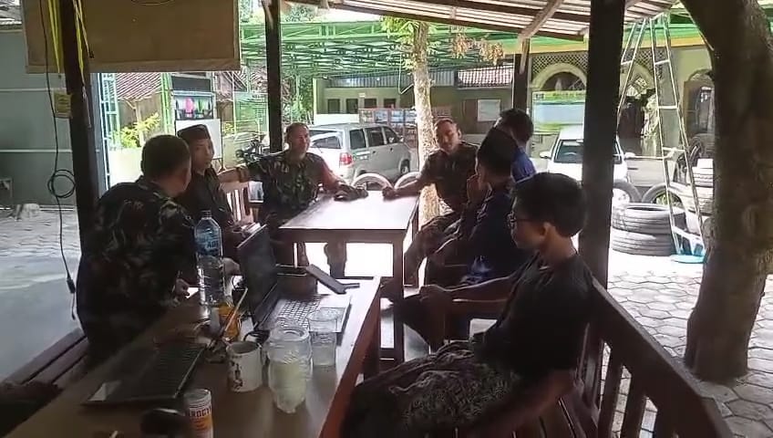 Babinsa Dekati Pengurus Ponpes Untuk Pererat Silaturahmi dan Berikan Himbauan Kamtibmas
