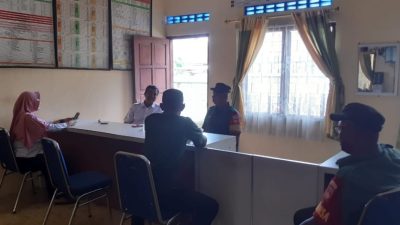 Komsos di Kantor Desa, Babinsa Tingkatkan Kerjasama Yang Baik Dengan Aparat Desa