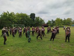 Babinsa Latih Bela Diri kepada Siswa dalam Kegiatan Ketarunaan