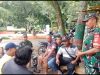 Babinsa Komsos dengan Pedagang Kaki Lima, Imbau Jaga Kebersihan Taman Tempat Berjualan