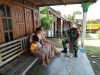 Babinsa Laksanakan Komsos Door to Door, Pererat Silaturahmi dengan Warga