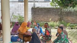 Babinsa Dampingi Pemeriksaan Kesehatan Lansia di Posbindu