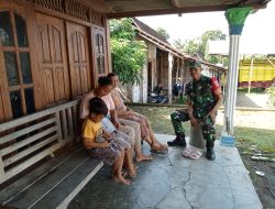 Babinsa Laksanakan Komsos Door to Door, Pererat Silaturahmi dengan Warga