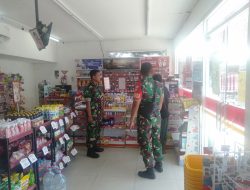Babinsa Cek Makanan dan Minuman, Cegah Peredaran Barang Kadaluarsa