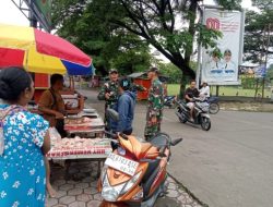Babinsa Patroli Area Pedagang Kaki Lima Dadakan, Pastikan Ketertiban dan Kemudahan Beribadah di Bulan Puasa