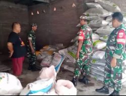Babinsa Cek Stok Pupuk Bersubsidi, Pastikan Ketersediaan Aman