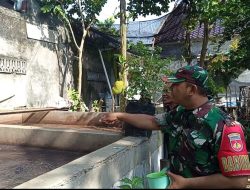 Harga Pakan Ikan Melambung, Babinsa Imbau Peternak Tetap Semangat Jaga Usaha