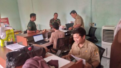 Babinsa dan Perangkat Desa Pererat Kebersamaan