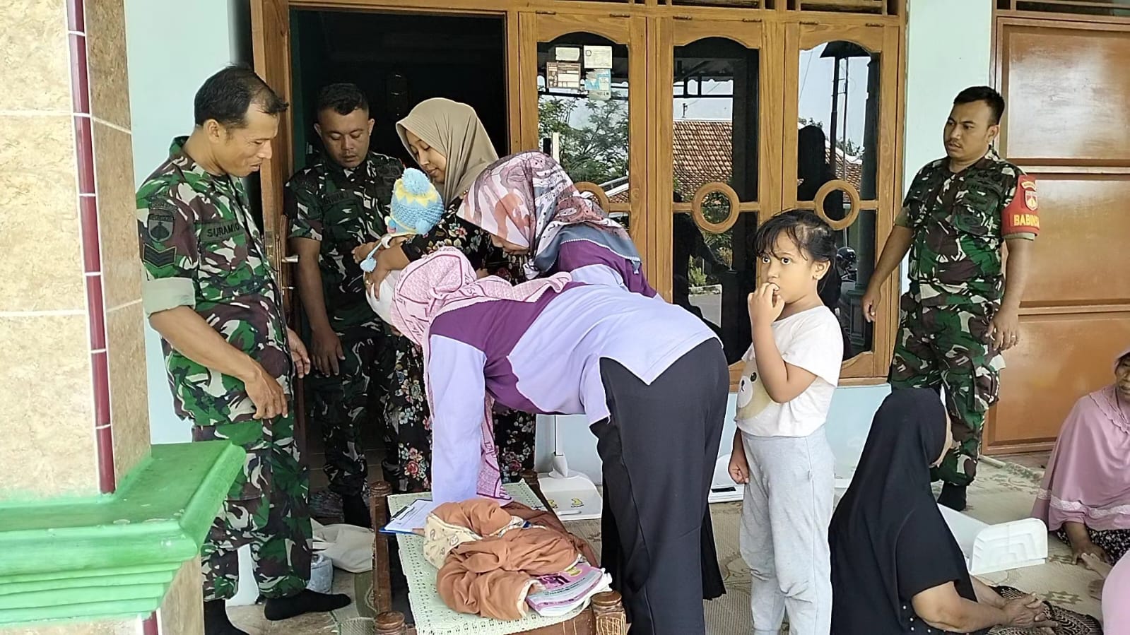 Babinsa Pantau Tumbuh Kembang Balita, Dorong Partisipasi Warga di Posyandu
