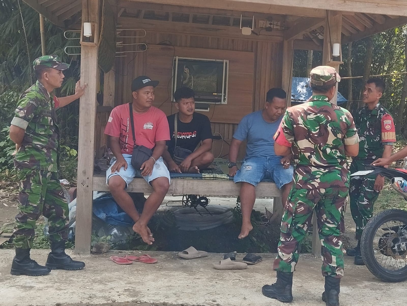 Interaksi Sosial Menambah Kedekatan Babinsa Mengenal Warga Binaannya