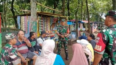 Babinsa Imbau PKL Jualan dengan Menghormati Warga yang Berpuasa