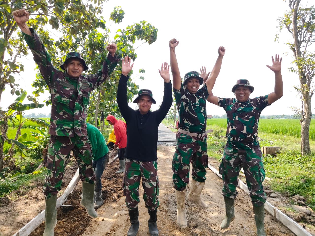 Batalyon Kavaleri 2/Turangga Ceta terjunkan Prajurit bantu TMMD di Sragen
