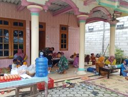 Babinsa Berinteraksi Dengan Para Ibu dari Balita Di Posyandu