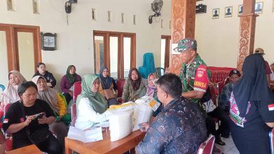 Babinsa Kawal Penyaluran Bantuan Pangan PBP TA 2026 untuk Warga 