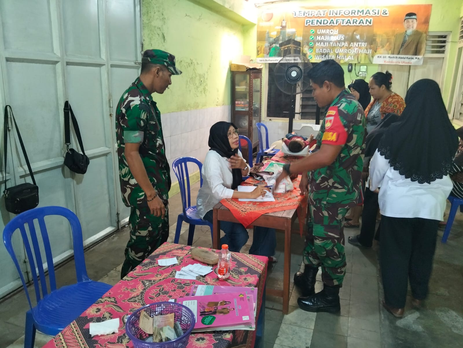 PEDULI LANSIA, BABINSA DAMPINGI PENDATAAN KESEHATAN DI POSYANDU LANSIA