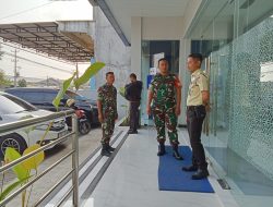 Jaga Ketertiban Wilayah, Babinsa Aktif Patroli dan Kunjungi Warga