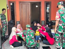 Dukung Generasi Sehat, Babinsa Dampingi Pemberian Vitamin Untuk Balita