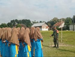 Asah Mental Juara, Babinsa Latih Lempar Galah Siswa SMP Pondok