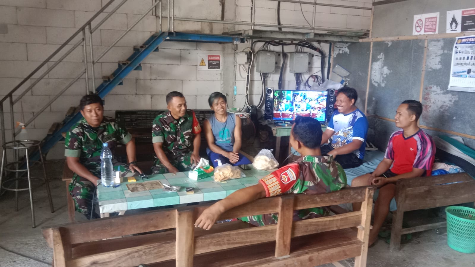 Saat Komsos, Babinsa Sampaikan Pesan Berharga: Waspadai Kenakalan Remaja