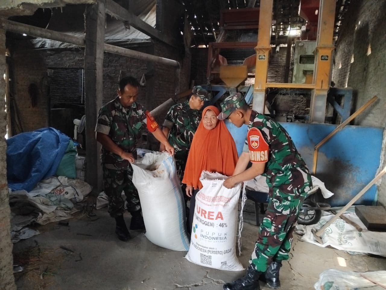 Dukung Program Ketahanan Pangan, Babinsa Datangi Penggilingan Padi