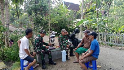 Babinsa Ajak Warga Aktifkan Kembali Kerja Bakti Demi Kebersihan Lingkungan