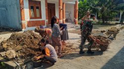 Babinsa: Garda Terdepan Pembangunan, Bersama Warga Perbaiki Infrastruktur Jalan Babinsa: Garda Terdepan Pembangunan, Bersama Warga Perbaiki Infrastruktur Jalan