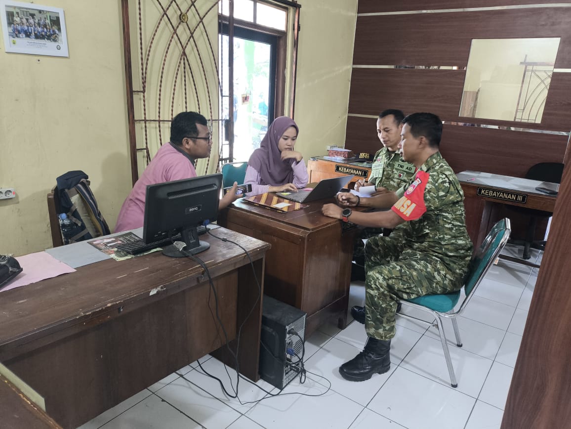 Data Valid, Bantuan Tepat, Babinsa Dampingi Pendataan Warga By name By Address