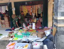 Babinsa Turun ke Pasar Tradisional, Cek Harga Sembako