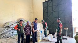 Cegah Penyelewengan, Babinsa Sidak Cek Stok dan Distribusi Pupuk Bersubsidi