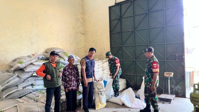 Cegah Penyelewengan, Babinsa Sidak Cek Stok dan Distribusi Pupuk Bersubsidi
