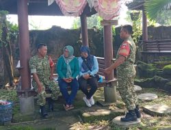 Hujan Berpotensi Membawa Penyakit, Babinsa Imbau Warga Tingkatkan Kewaspadaan